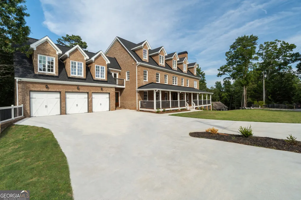 923 Oak DR Woodstock, GA 30189