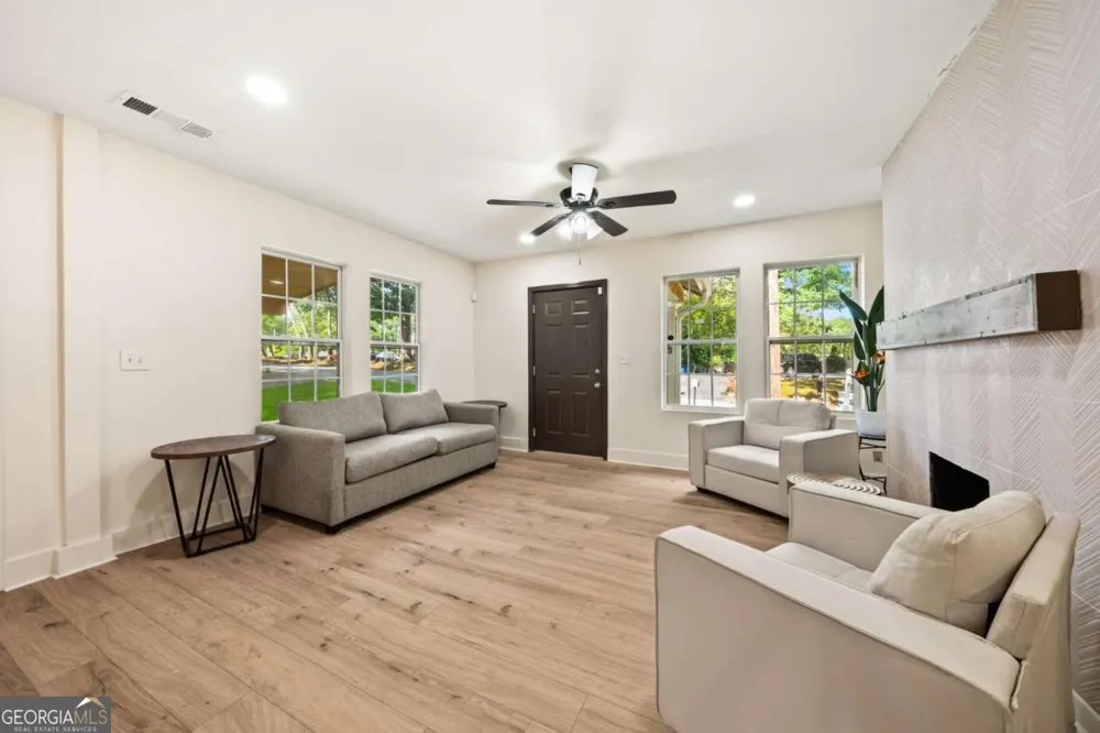 2949 Pearl ST East Point, GA 30344