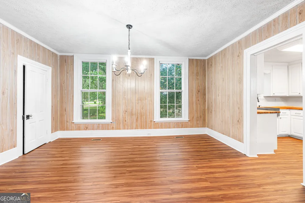 106 Howard ST Byron, GA 31008