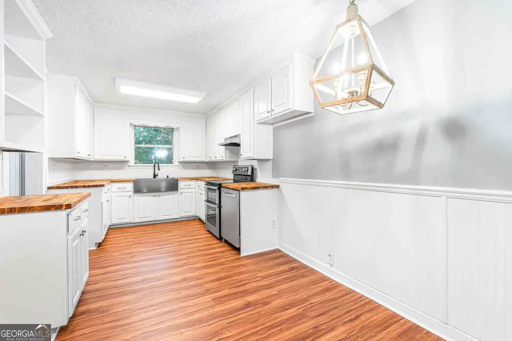 106 Howard ST Byron, GA 31008