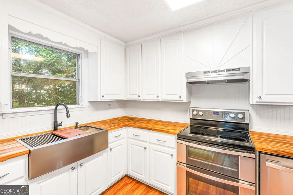 106 Howard ST Byron, GA 31008