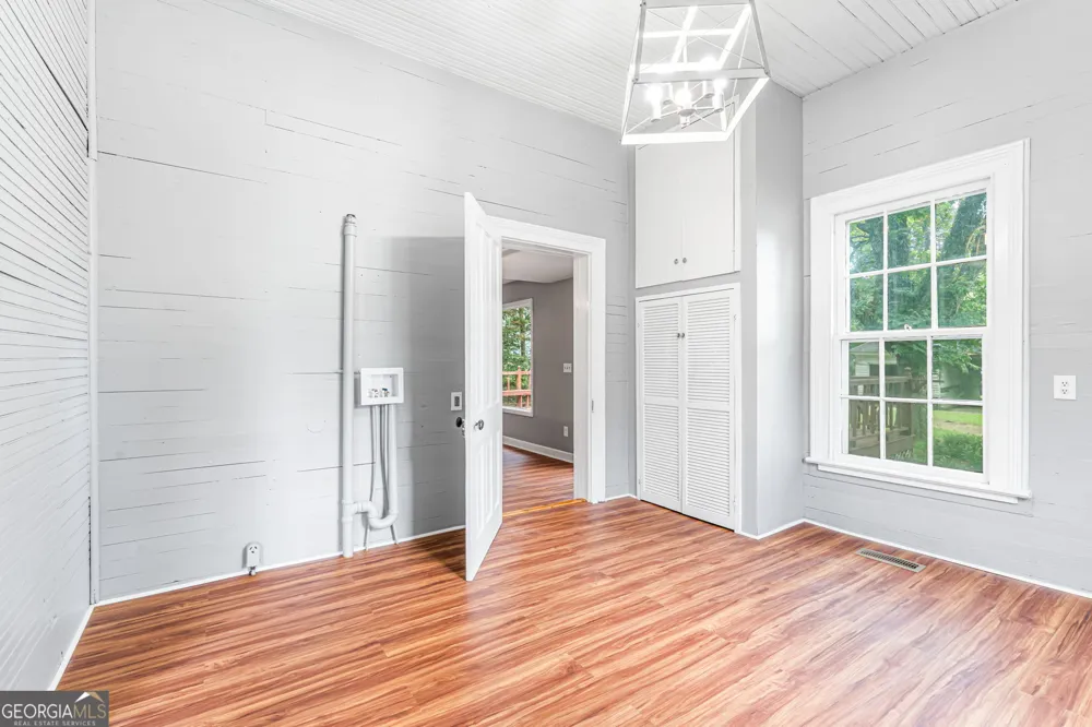 106 Howard ST Byron, GA 31008