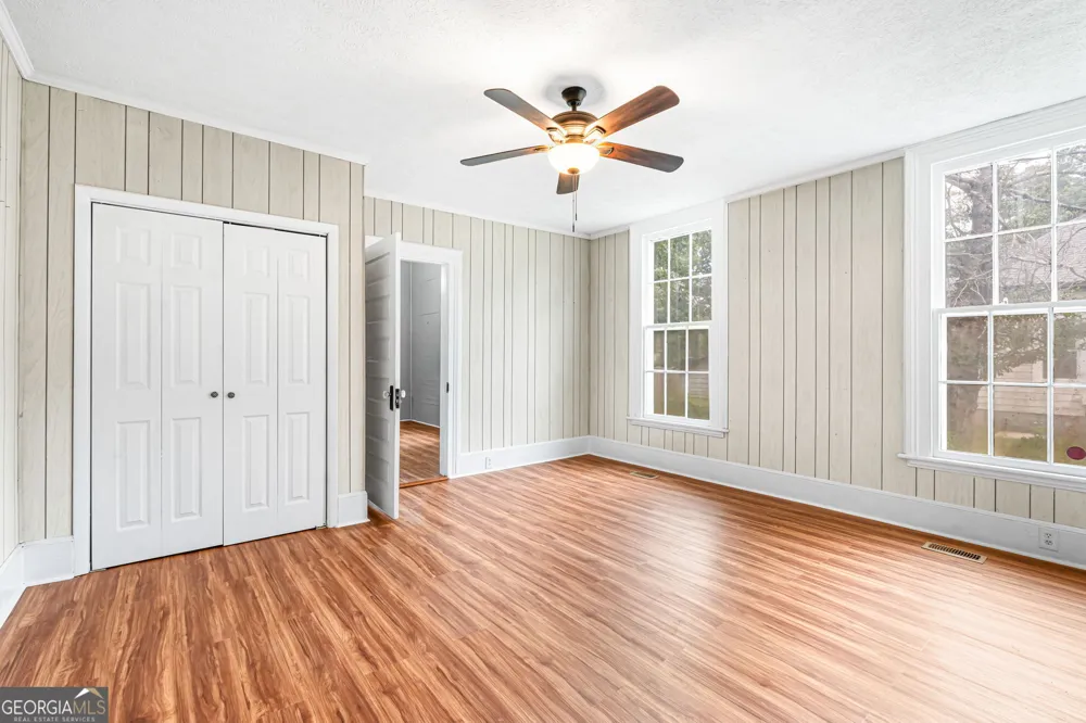 106 Howard ST Byron, GA 31008