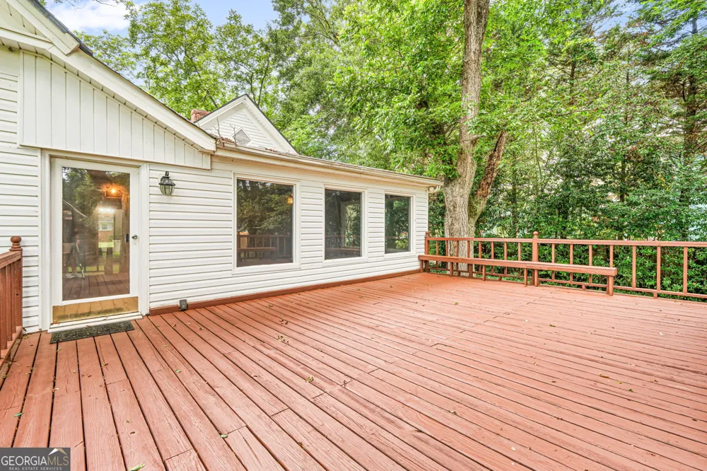 106 Howard ST Byron, GA 31008