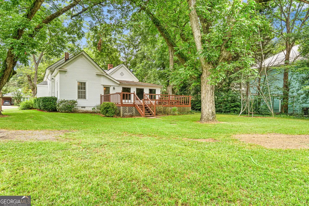 106 Howard ST Byron, GA 31008