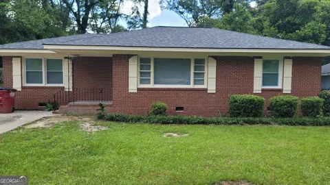 4217 Fairfax DR