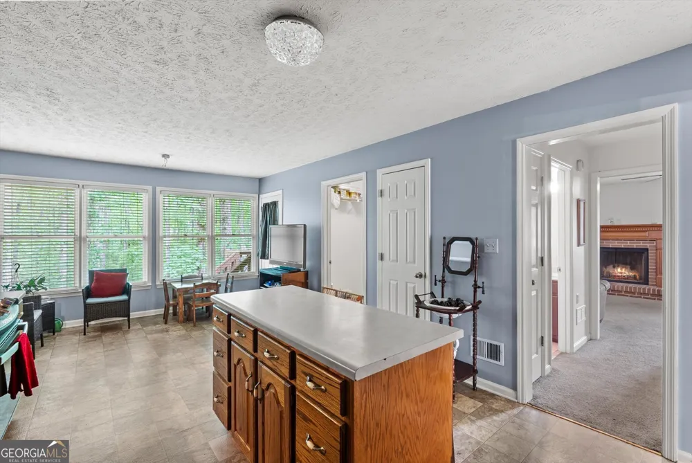 165 Hayes CIR Rex, GA 30273