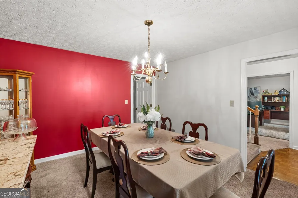 165 Hayes CIR Rex, GA 30273