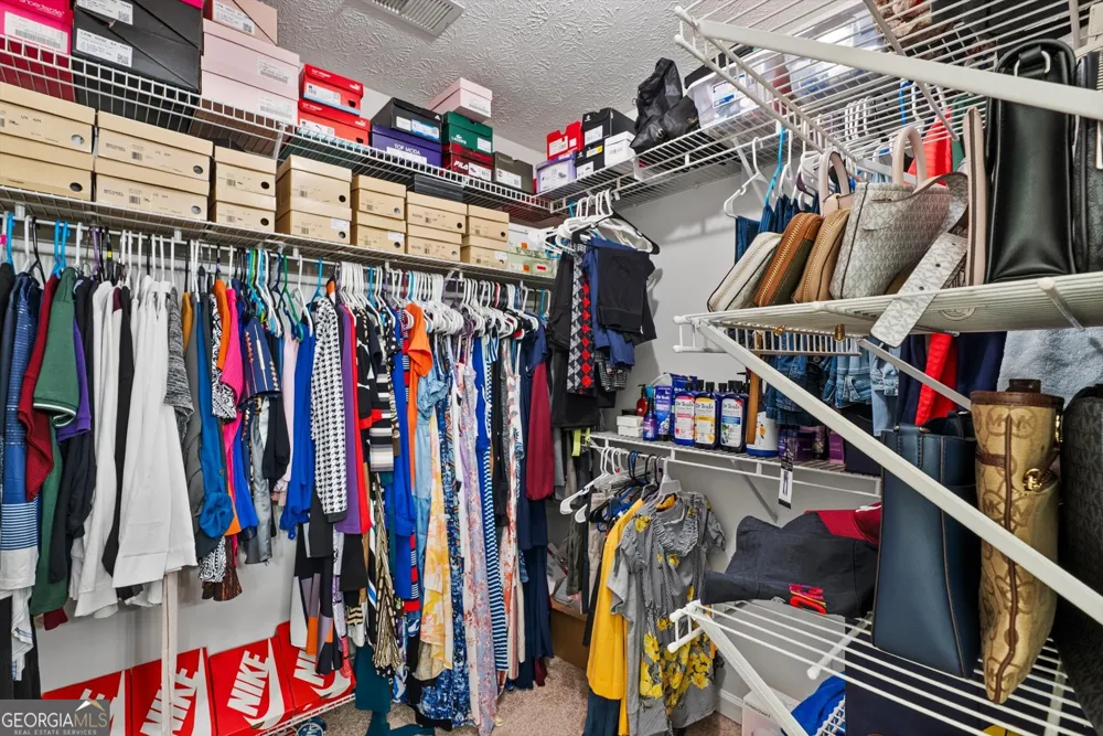 165 Hayes CIR Rex, GA 30273