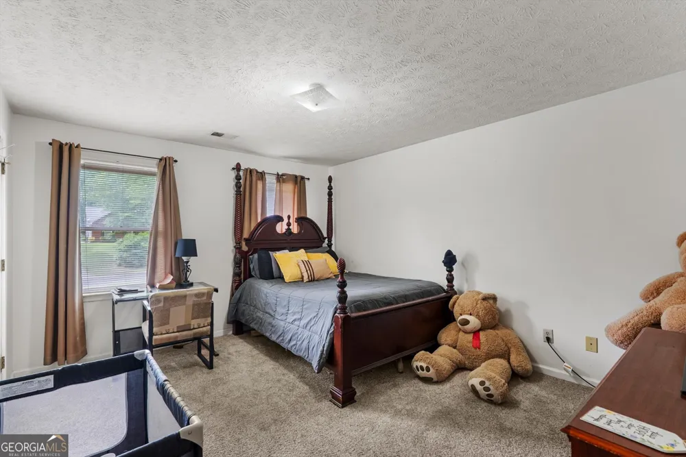 165 Hayes CIR Rex, GA 30273