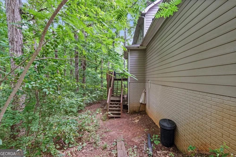 165 Hayes CIR Rex, GA 30273