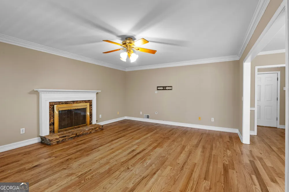 5451 Fripp HOLW NW Acworth, GA 30101