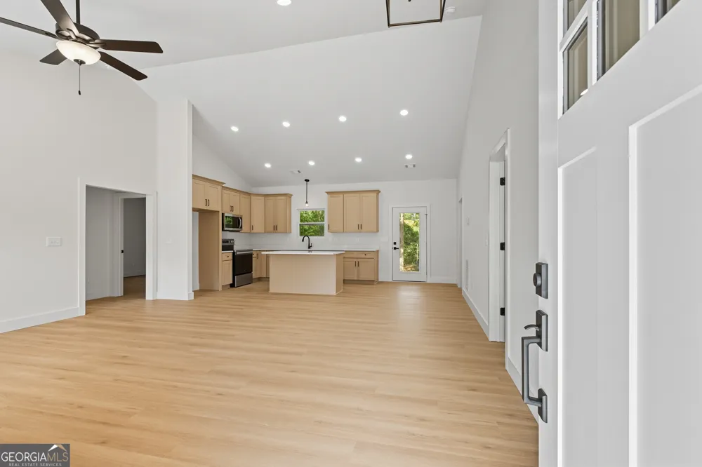 193 Tabitha Page LN Toccoa, GA 30577