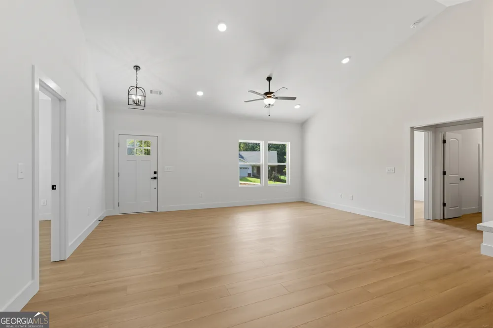 193 Tabitha Page LN Toccoa, GA 30577