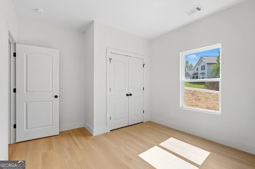 193 Tabitha Page LN Toccoa, GA 30577