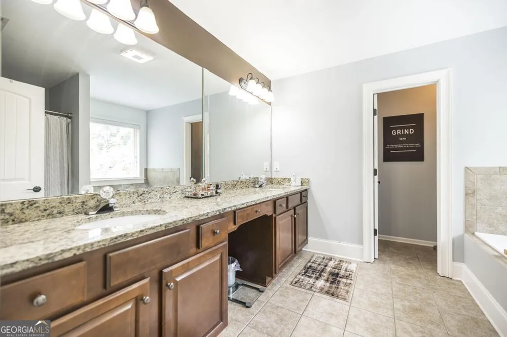 315 Deven CT Warner Robins, GA 31088