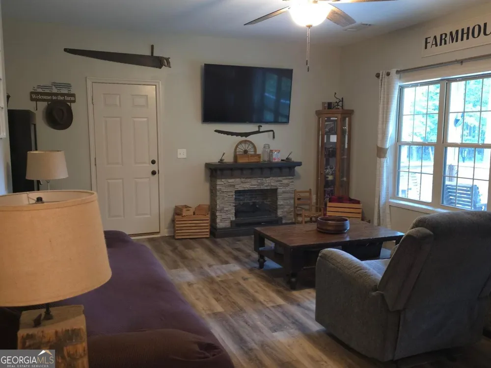 363 Griffin RD NW Cartersville, GA 30120