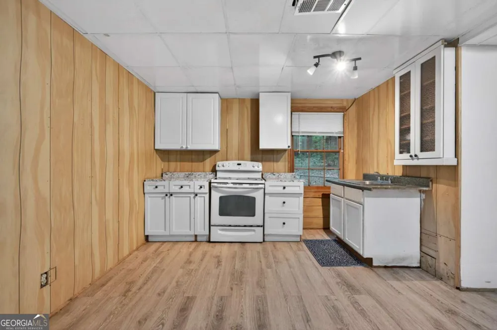 4894 Candlewood LN Stone Mountain, GA 30088