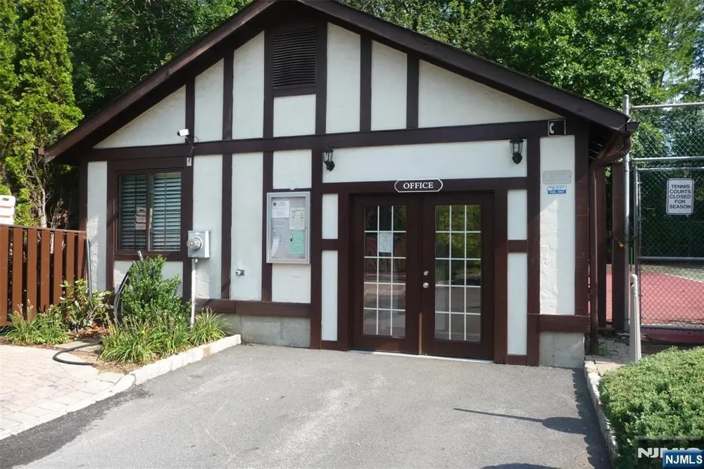 201 Mark Twain Way Mahwah, NJ 07430
