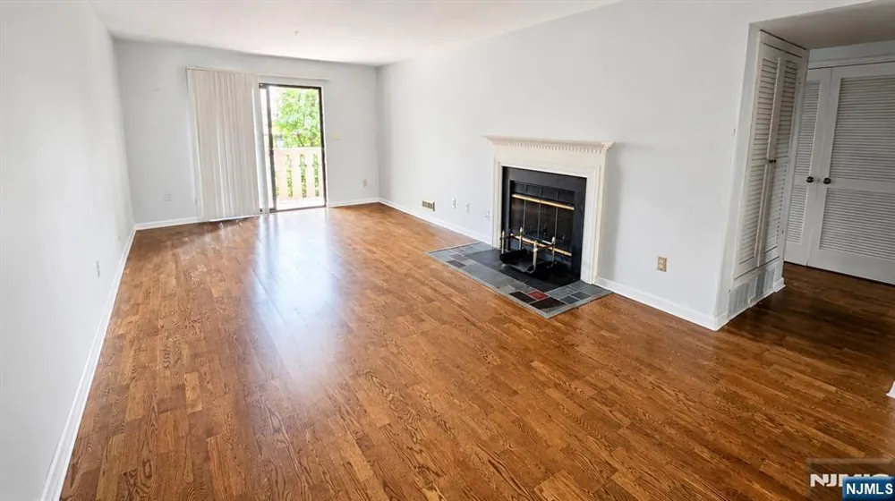 201 Mark Twain Way Mahwah, NJ 07430