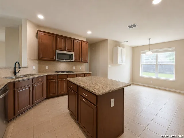 13911 Blakeville Live Oak, TX 78233