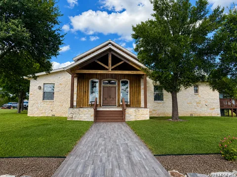 1440 W KLEIN RD