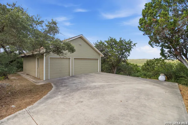 309 County Road 2751 Mico, TX 78056