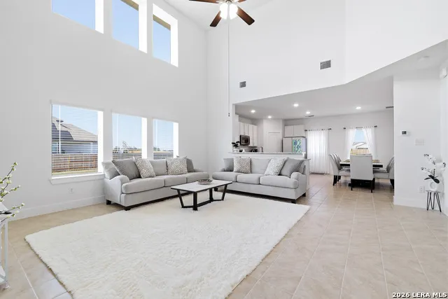 3716 Isaac Dr Seguin, TX 78155