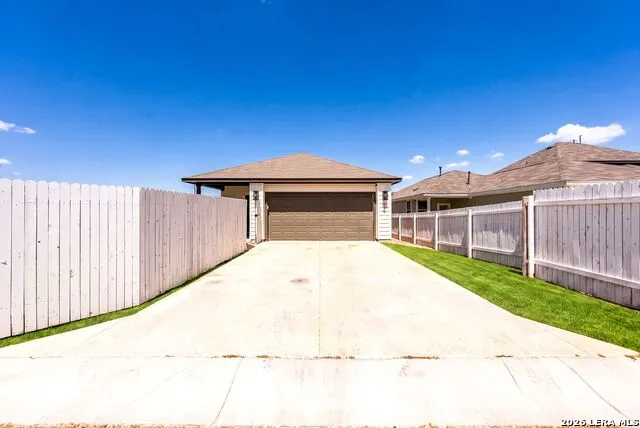279 Rieber Rd Kyle, TX 78640