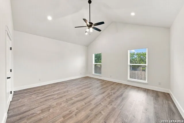 1012 Creswell Ln Kerrville, TX 78028
