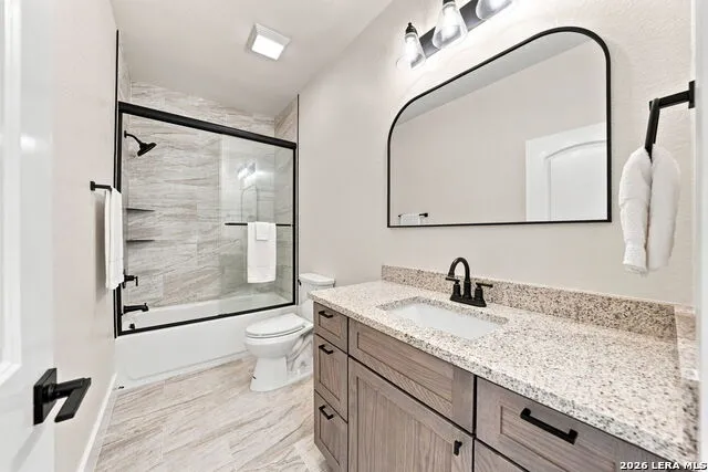 1012 Creswell Ln Kerrville, TX 78028