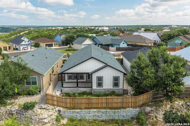 1012 Creswell Ln Kerrville, TX 78028