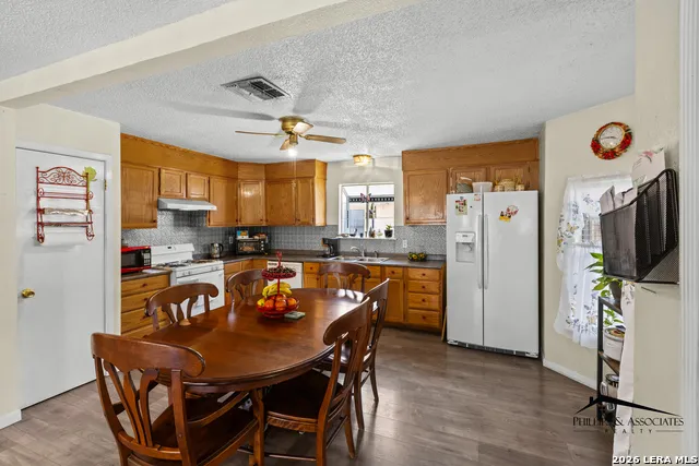 1709 Avenue E Hondo, TX 78861