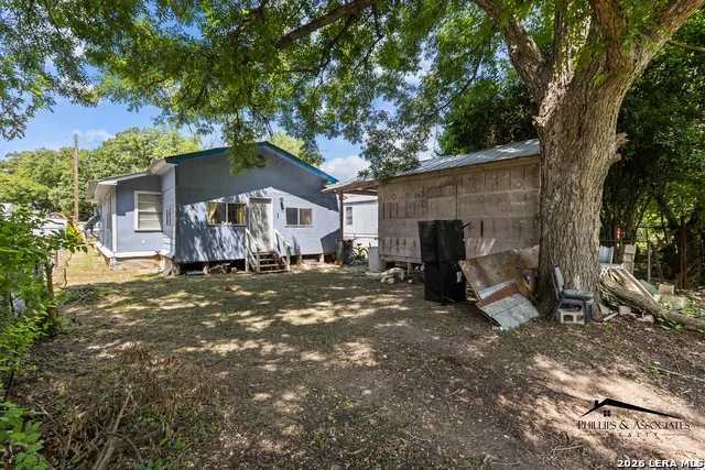 1709 Avenue E Hondo, TX 78861