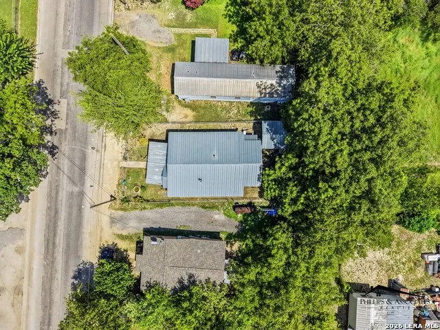 1709 Avenue E Hondo, TX 78861