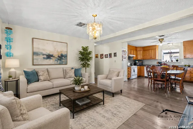 1709 Avenue E Hondo, TX 78861