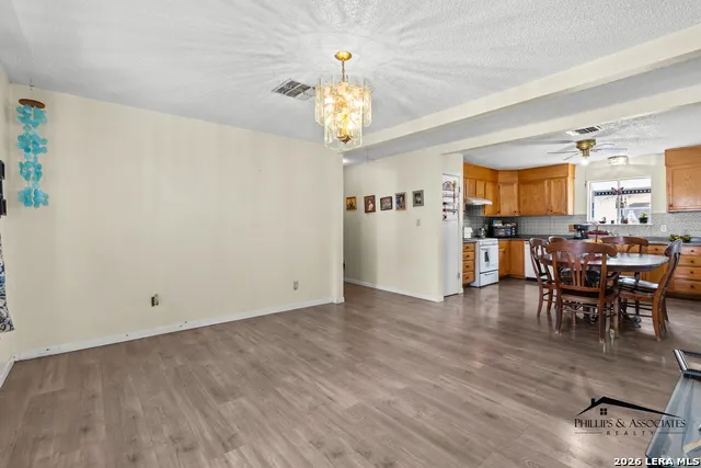1709 Avenue E Hondo, TX 78861