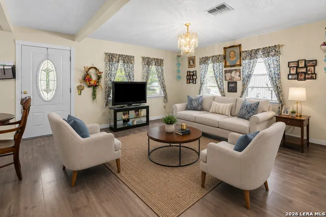1709 Avenue E Hondo, TX 78861