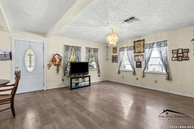 1709 Avenue E Hondo, TX 78861