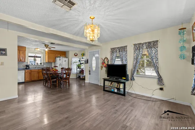 1709 Avenue E Hondo, TX 78861