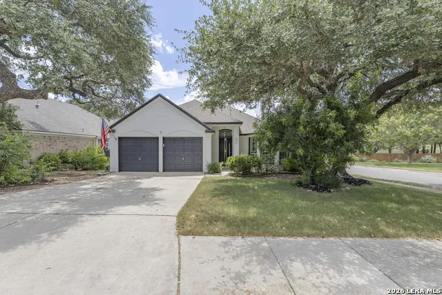 2555 Crested Heights Schertz, TX 78154