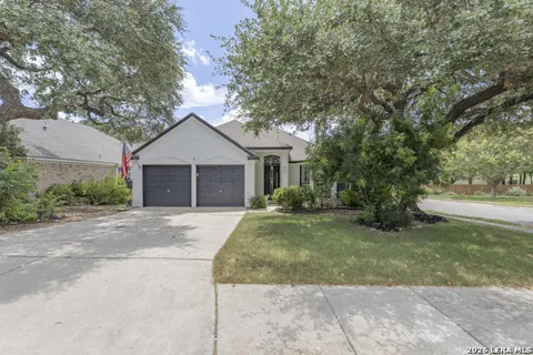 2555 Crested Heights