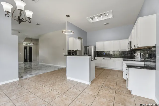 2555 Crested Heights Schertz, TX 78154