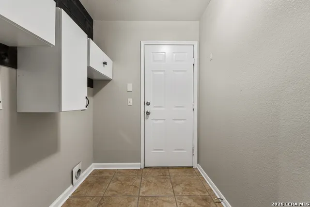 2555 Crested Heights Schertz, TX 78154