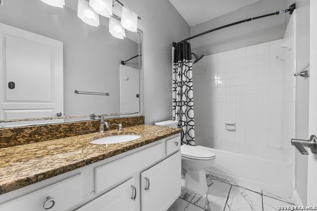 2555 Crested Heights Schertz, TX 78154