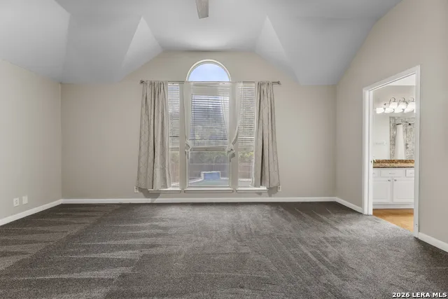 2555 Crested Heights Schertz, TX 78154