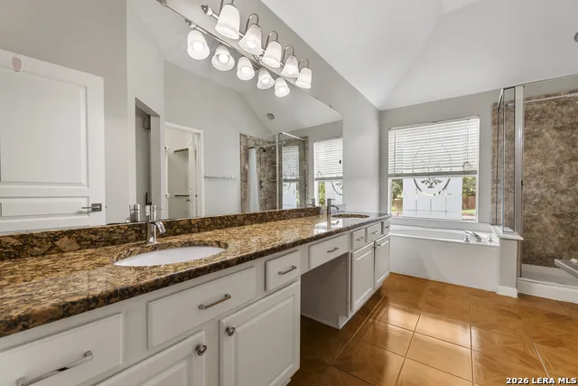 2555 Crested Heights Schertz, TX 78154