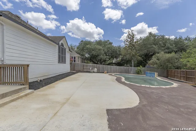 2555 Crested Heights Schertz, TX 78154