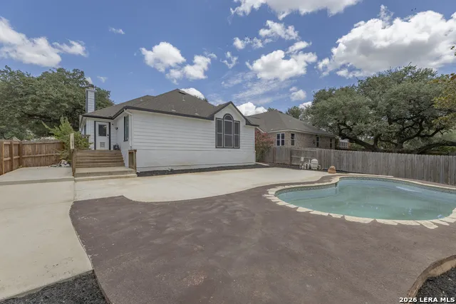 2555 Crested Heights Schertz, TX 78154