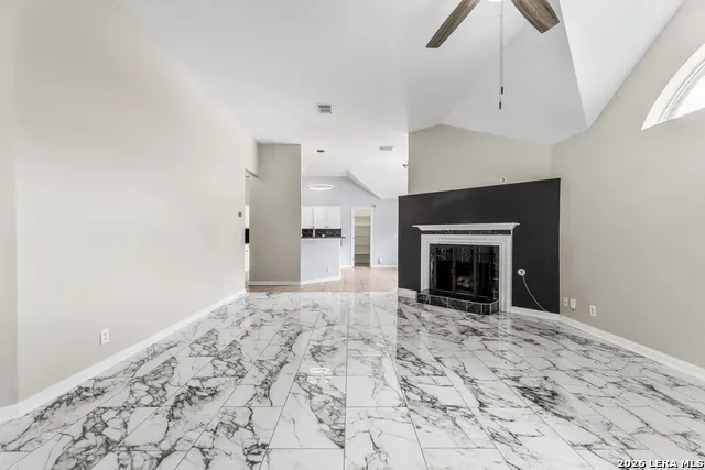 2555 Crested Heights Schertz, TX 78154